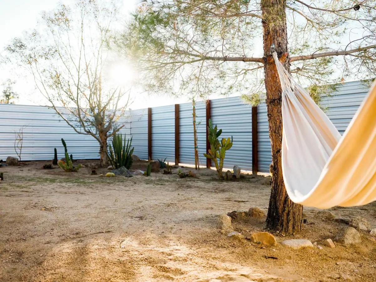 The Zen - Outdoor Shower, Gas Fireplace, Walkable To Shops & Restaurants Джошуа-Трі Екстер'єр фото
