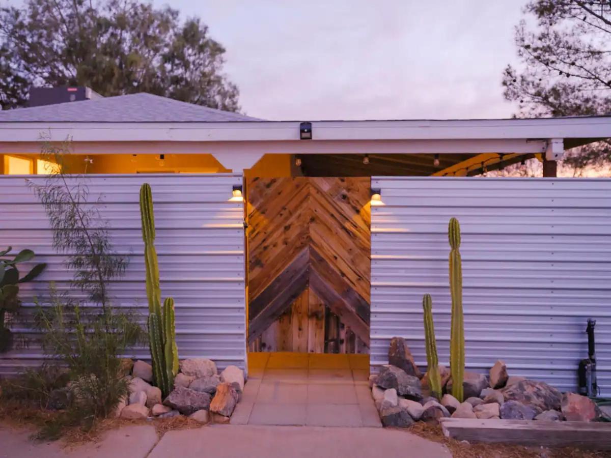 The Zen - Outdoor Shower, Gas Fireplace, Walkable To Shops & Restaurants Джошуа-Трі Екстер'єр фото